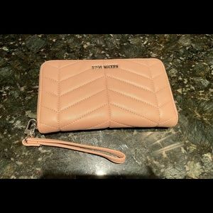 Steve Madden blush wristlet